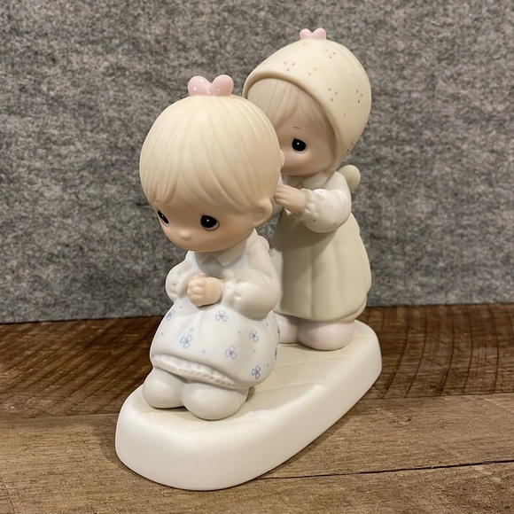 Precious Moments “To A Very Special Sister” - Picture 2 of 5